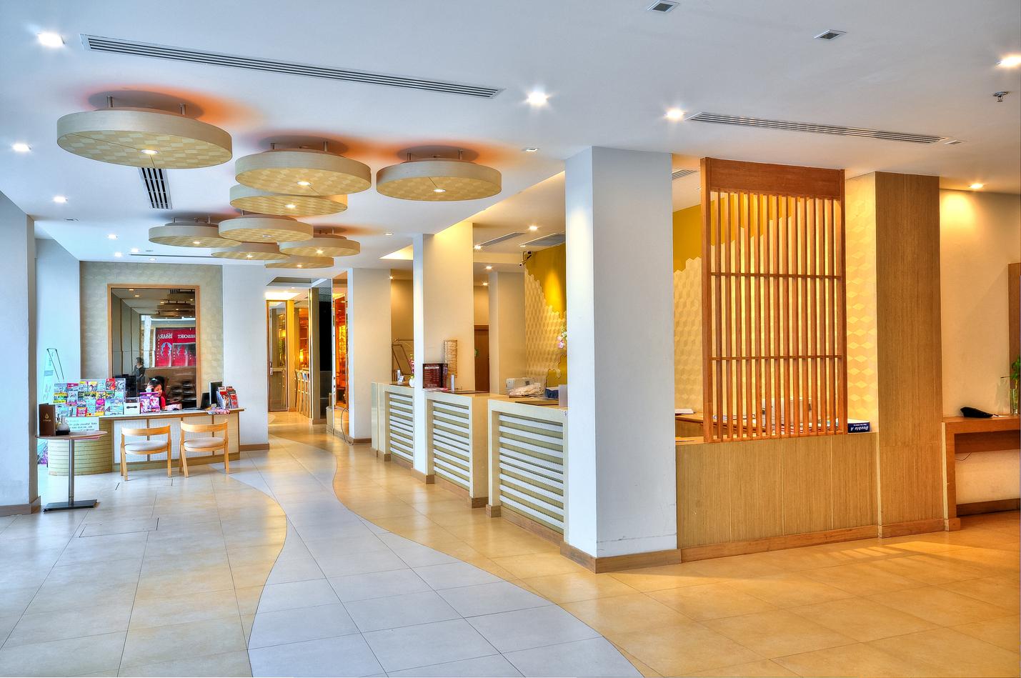 Ashlee Plaza Patong Hotel & Spa Exterior photo